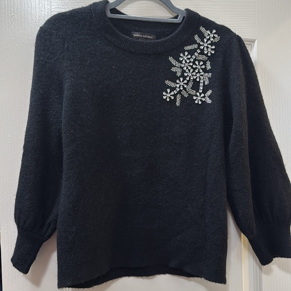 Banana Republic Embellished pullover - Picture 2 of 4